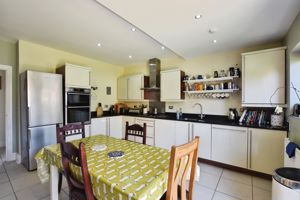 Kitchen/Diner- click for photo gallery
